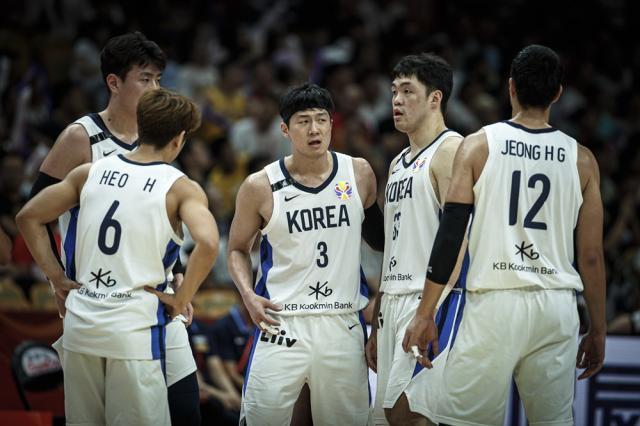 中国男篮vs韩国男篮易教练