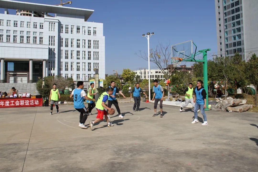 砚山县体育教体局篮球直播
