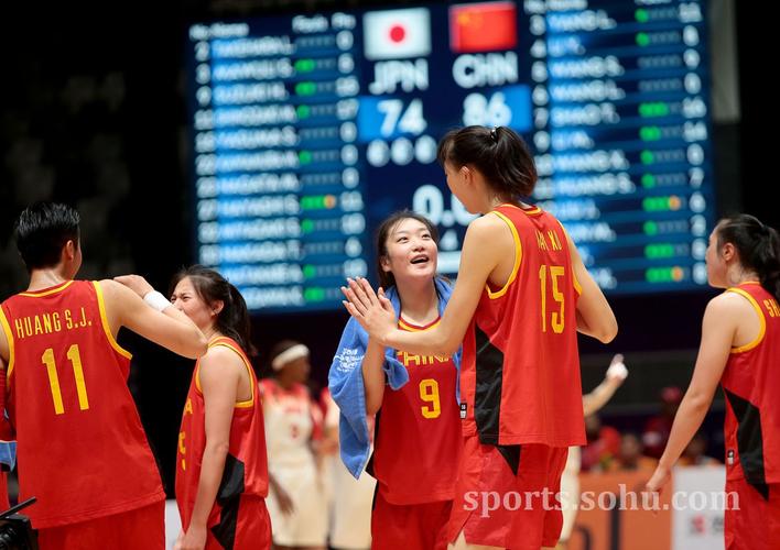 观众视角女篮决赛中国vs日本的相关图片
